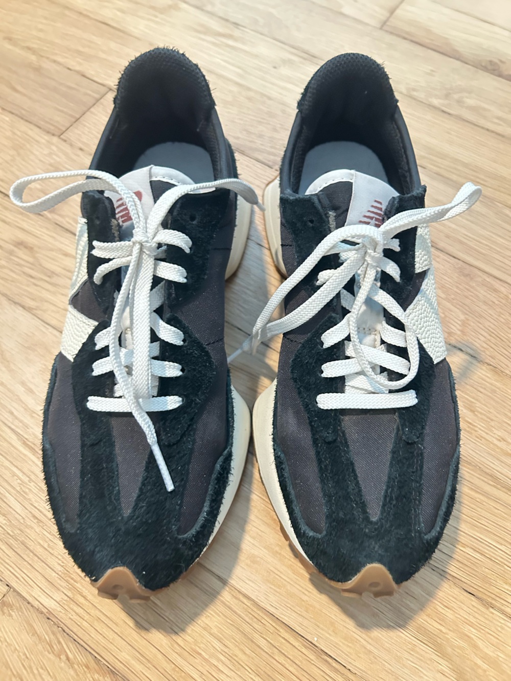 New Balance 327 Black White Sneakers 7 - Picture 3 of 9